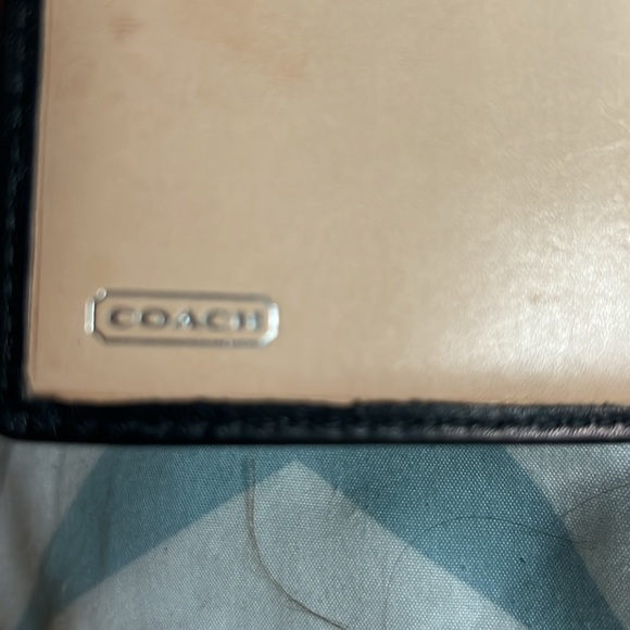 Coach - Picture 7 of 11
